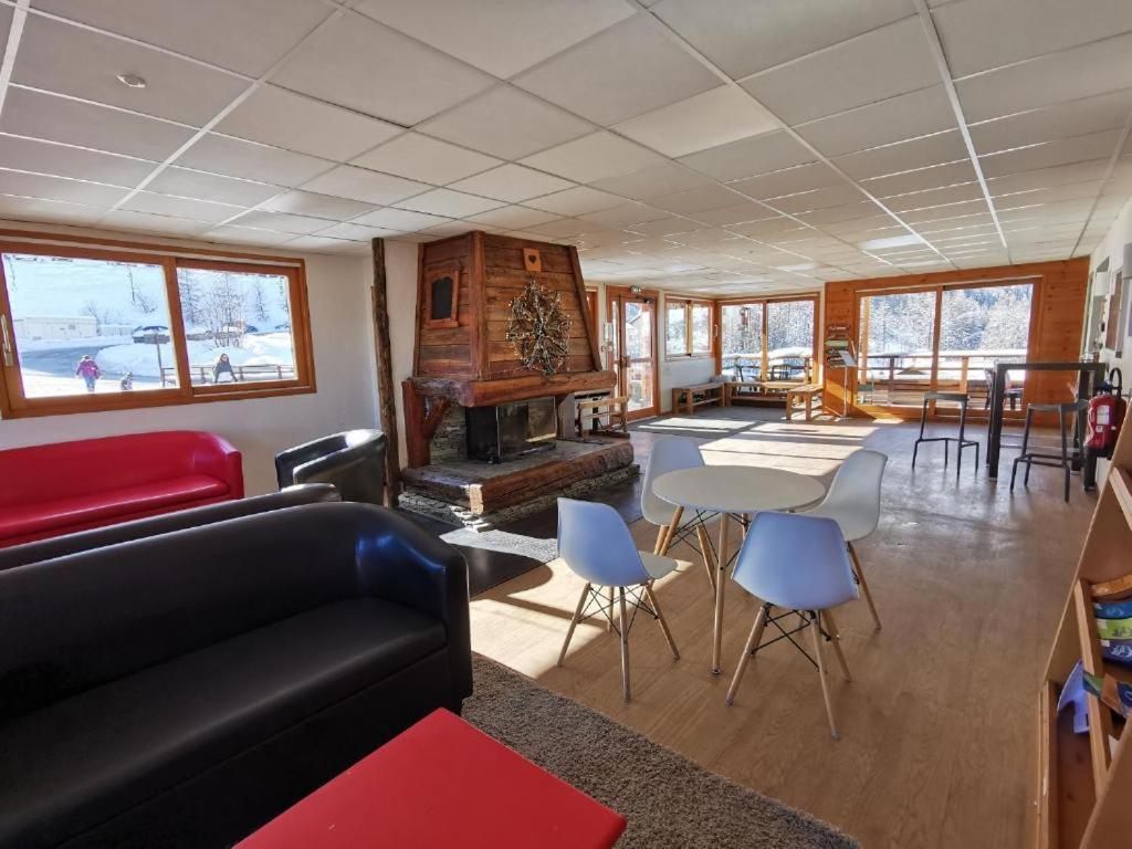 Apartment Puy Saint Vincent T2 Balcon Super Panorama Avec Parking Prive Couvert Et Piscine L'ete Puy-Saint-Vincent